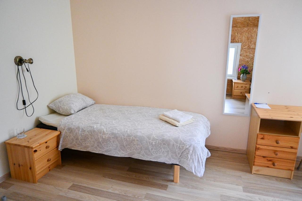 Haapsalu Kunstikooli Hostel Esterno foto