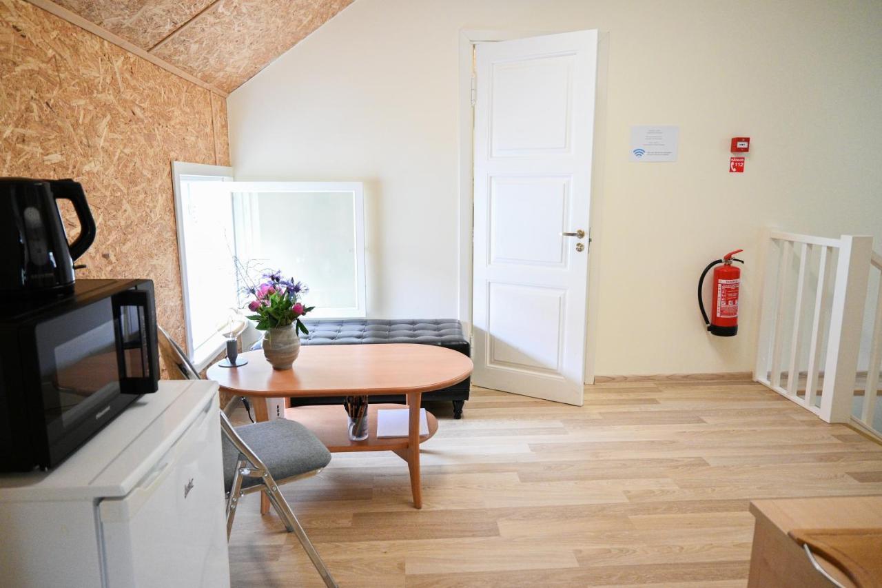 Haapsalu Kunstikooli Hostel Esterno foto